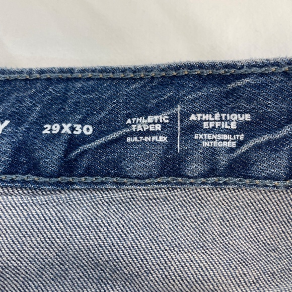 Old Navy Athletic Taper Medium Wash Blue Jeans Skinny Women’s 29x30 WITH TAG - Picture 7 of 16